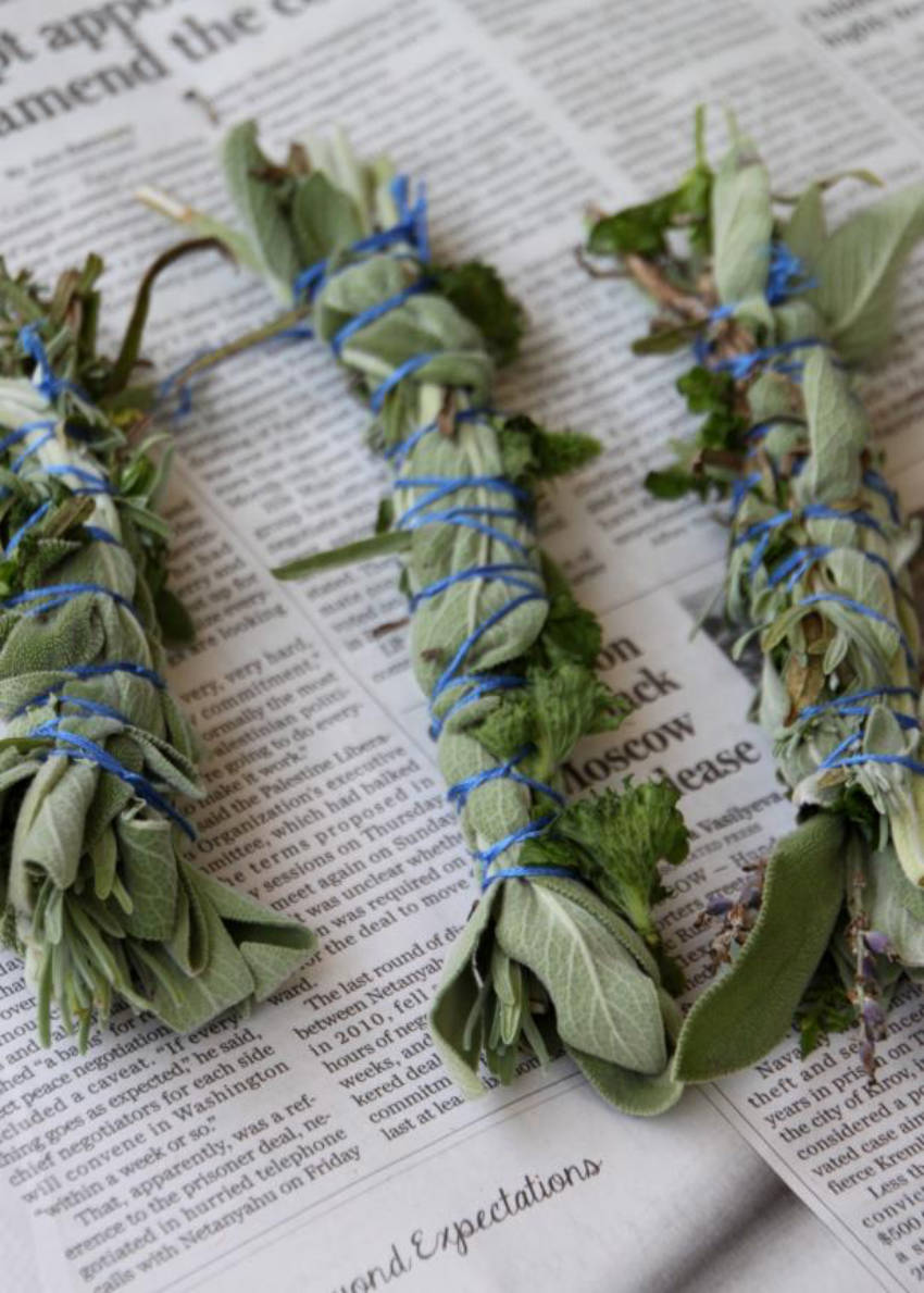 This herb bundle is easy to make and will prevent mosquitoes from getting near!